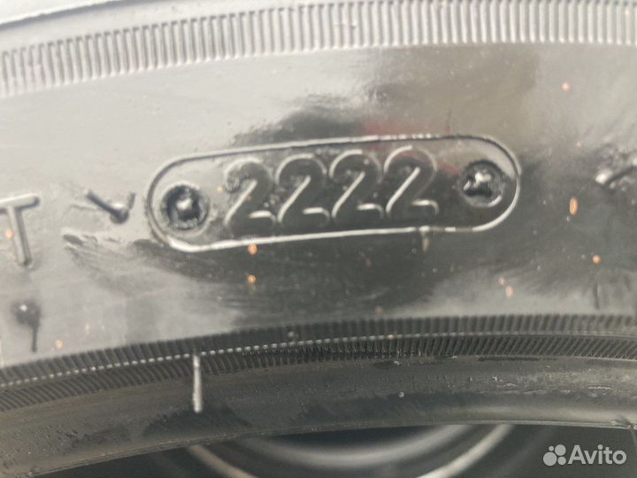 Triangle Snowlink TWT02 275/35 R19 и 245/40 R19 100W