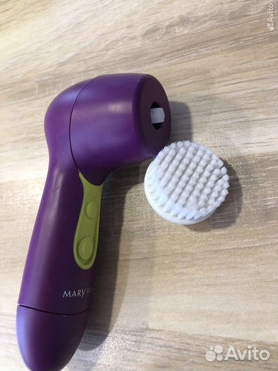 Щетка для очищения лица Mary kay