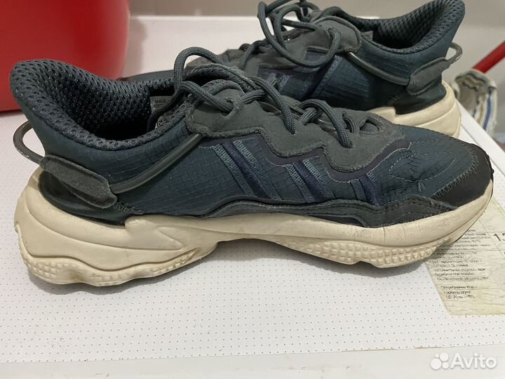 Кроссовки adidas ozweego