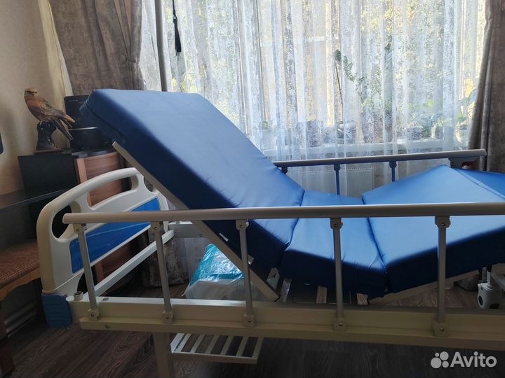 Медицинская кровать для лежачих больных