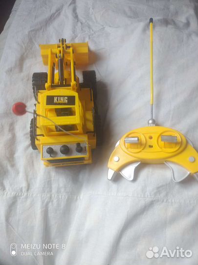 Экскаватор игрушка