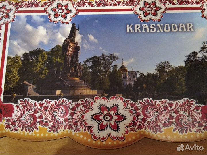 Деревянная шкатулка