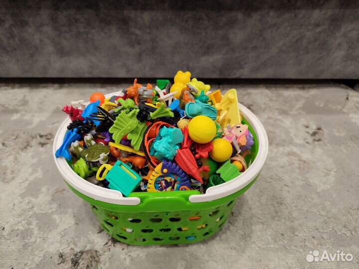 Набор игрушек из киндера
