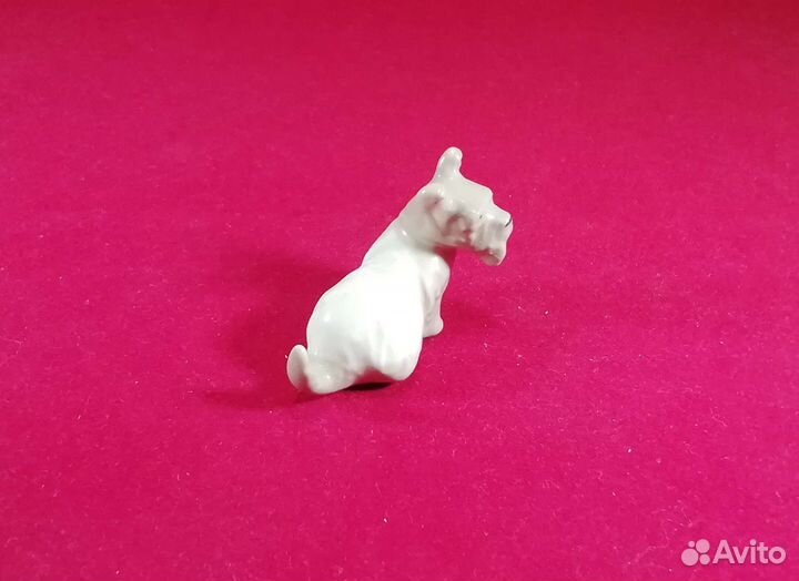 Собачка. Фарфор. лфз. 1950-е гг. 2 разные собачки