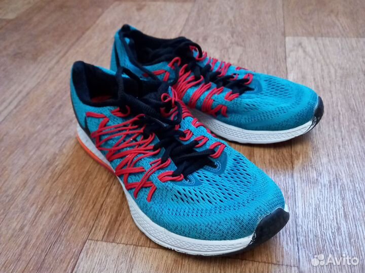 Кроссовки женские