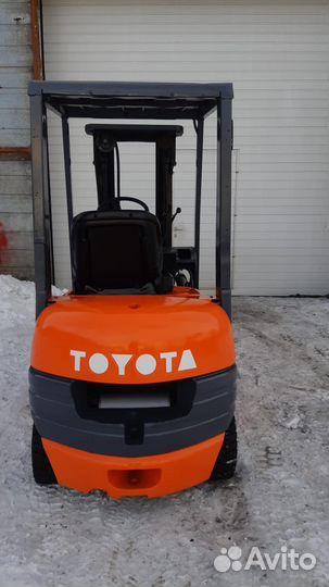 Вилочный погрузчик Toyota 02-6FD15, 2010