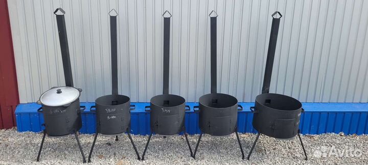 Казаны чугунные с печью с трубой и дверцей все раз