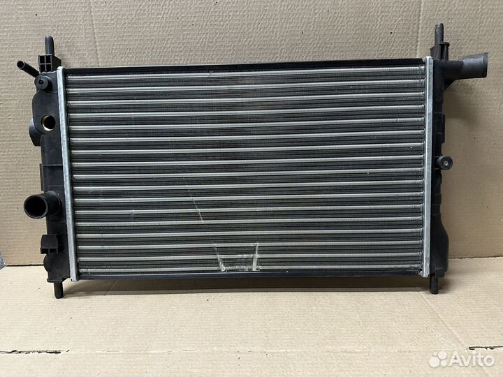 Радиатор охлаждения Opel Kadett
