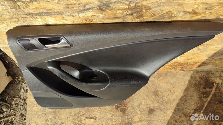 Задняя правая дверная карта Vw Passat b6 седан