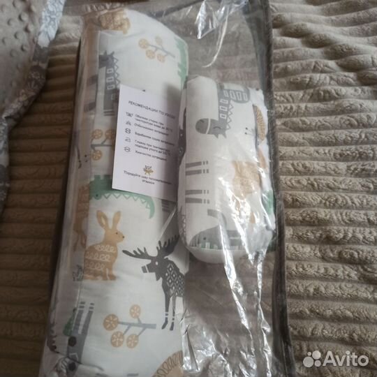 Позиционер (валик для сна новорожденных)