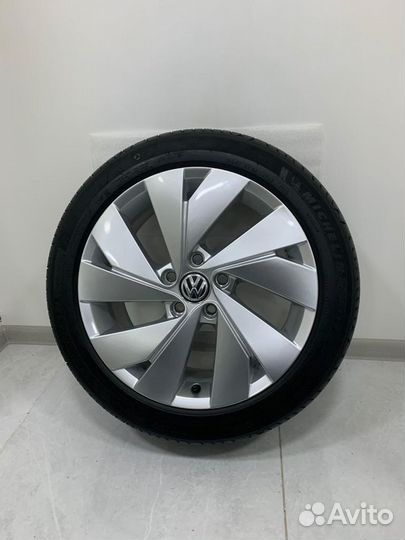 R17 Pirelli Cinturato P7 225/45, PCD 5x112 DIA 57.1