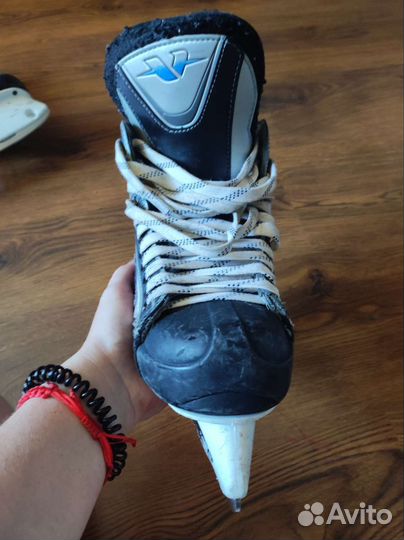 Хоккейные коньки ccm 40 размер