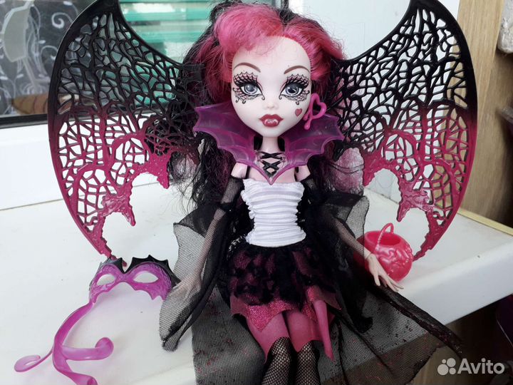 Кукла Монстер Хай Дракулаура маскарад