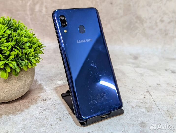 Samsung Galaxy A20, 3/32 ГБ