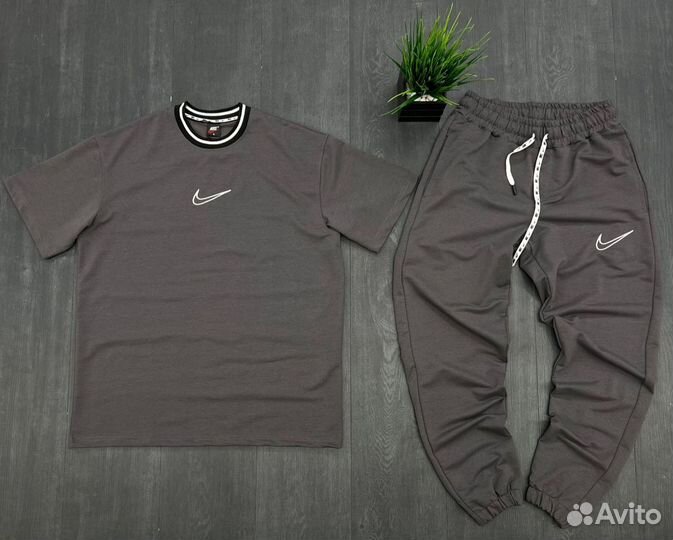 Костюм весенний Nike