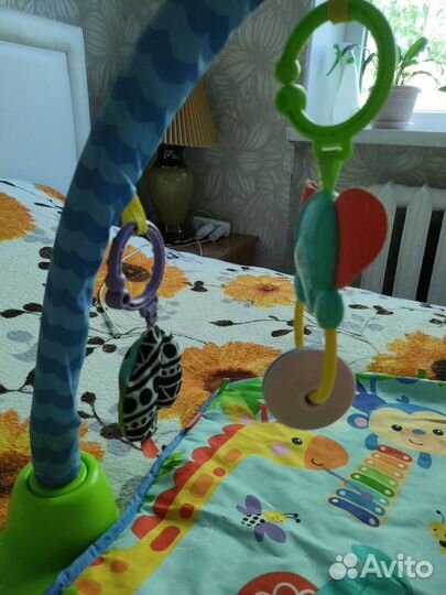 Развивающий коврик fisher price с пианино