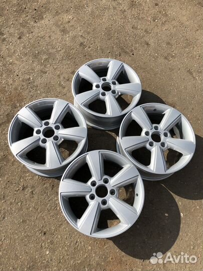 Комплект литых дисков R16