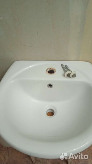 Раковина с подставкой