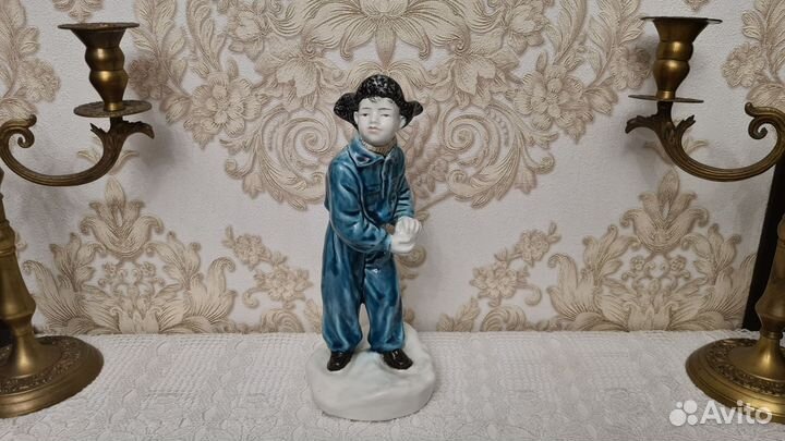 Статуэтка «Мальчик со снежком» (зик Конаково) СССР