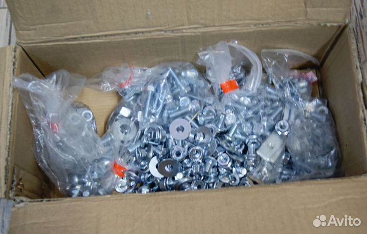 Болты, гайки и шайбы около 3кг