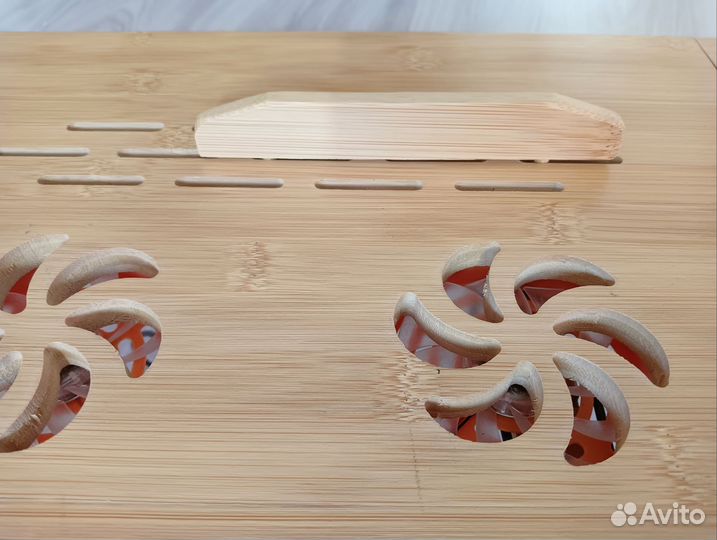 Столик для ноутбука в кровать с вентилятором