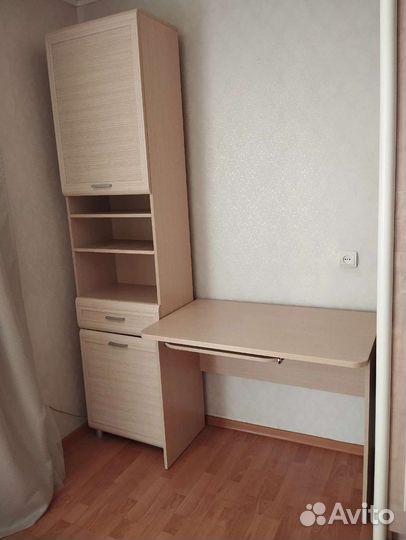 Компьютерный стол и шкаф