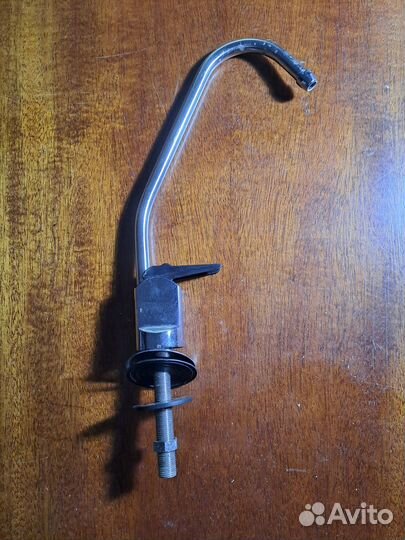 Рычажный кран для одной воды с высоким изливом