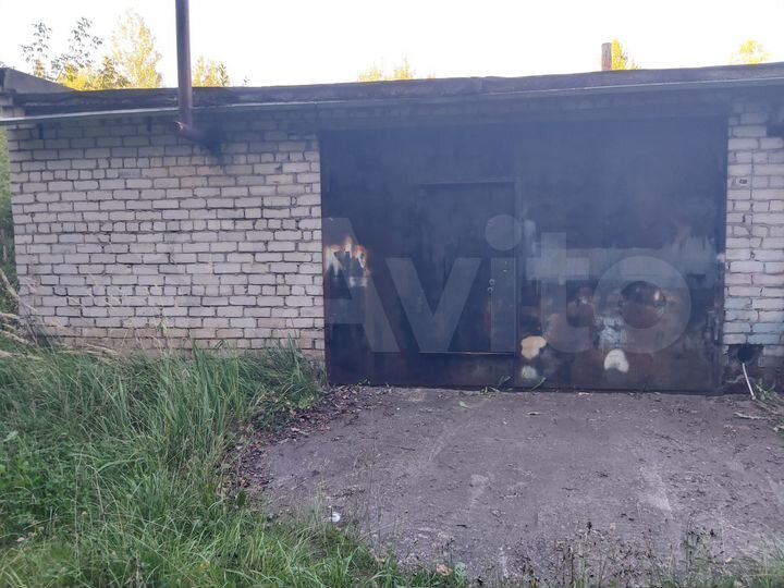 Гараж, > 30 м²