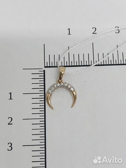 Золотая подвеска с камнем