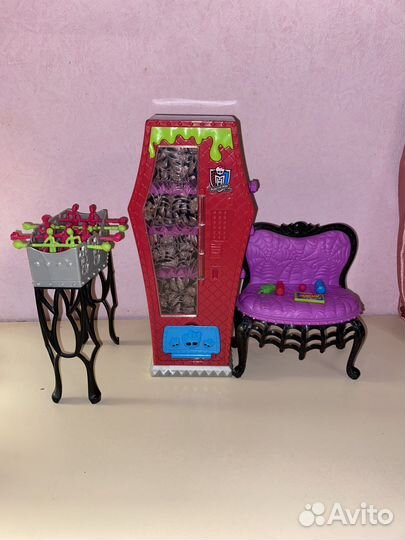 Мебель для монстр хай