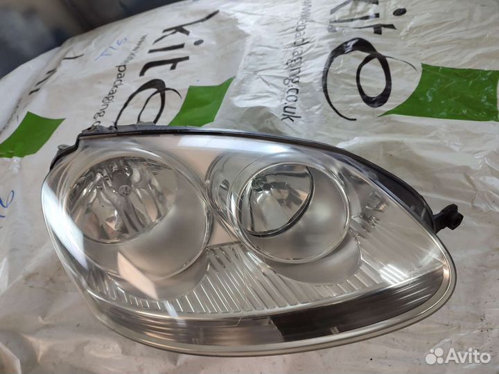 Правая фара Vw Jetta V