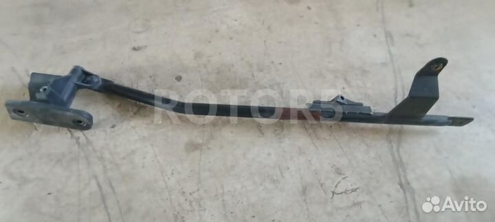 Кронштейн крепления спойлера левый Mercedes-Benz