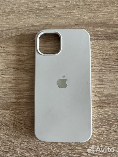 Чехол на iPhone 13