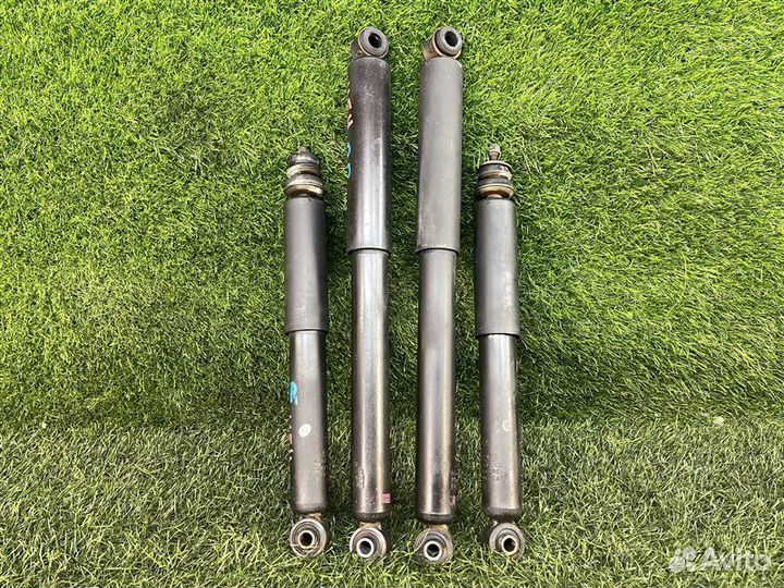 Амортизатор Toyota Town Ace Noah SR50 3SFE 1998