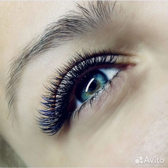 Наращивание ресниц и оформление бровей