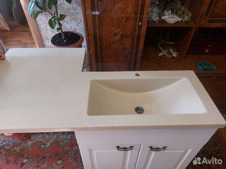 Раковина с тумбой