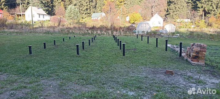 Монтаж винтовых свай техникой