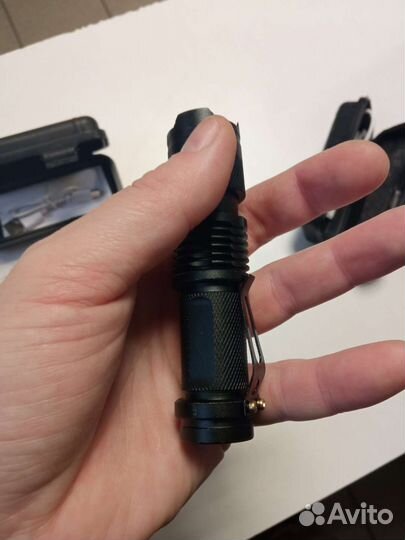 Фонарь ручной тактический