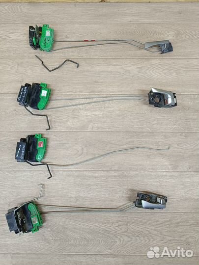 Замок задней двери Hyundai Solaris 2011