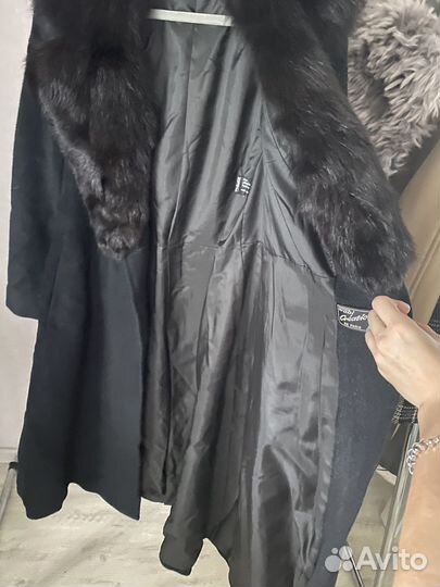 Пальто черное с мехом