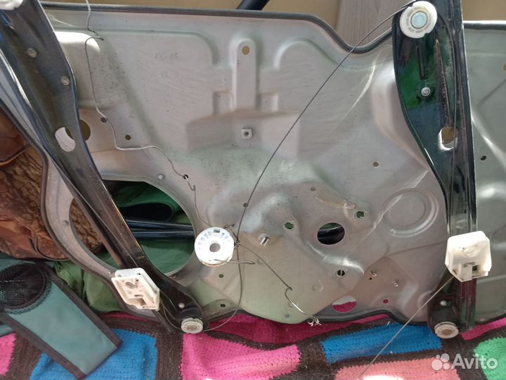 Стеклоподъемник правый передний Skoda Octavia A5