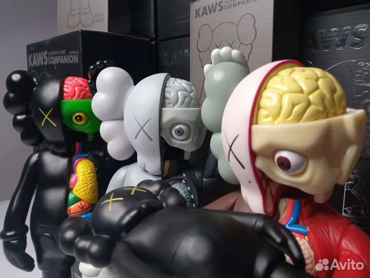 Коллекционные фигурки kaws