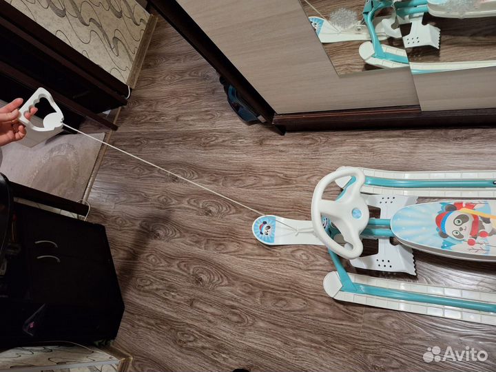 Детский снегокат со спинкой