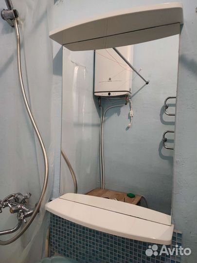 Зеркало в ванную, с полочкой