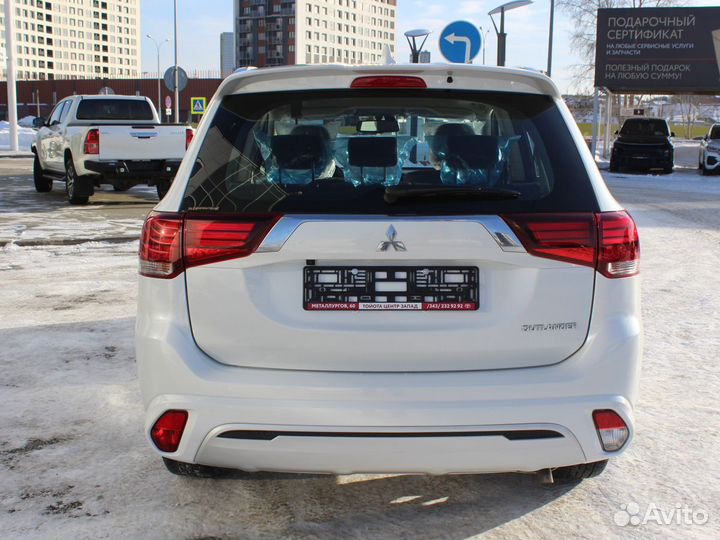 Mitsubishi Outlander 2.0 CVT, 2022, 36 км