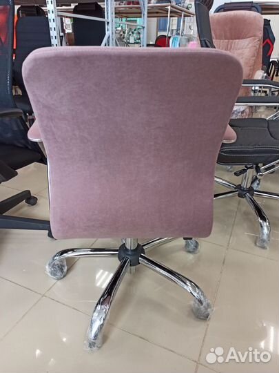 Кресло офисная SU-Mr-4 темно-розовый велюр