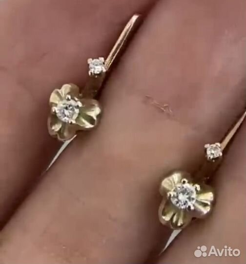 Золотые серьги с бриллиантами