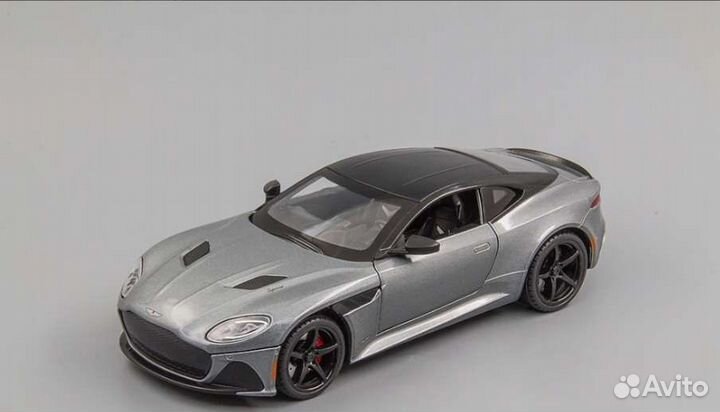 Модель автомобиля Aston Martin DBS Superleggera