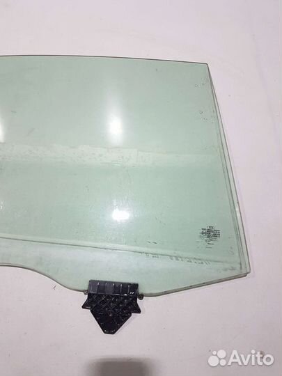 Стекло заднее правое acoustic коротыш ауди а8