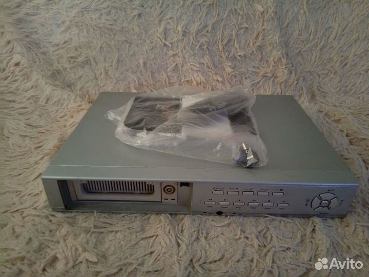 Видеорегистратор на 8 камер DVR